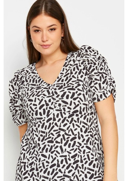Büyük Beden V Yaka Kolları Drapeli Kısa Kollu Desenli Bluz 321725 fırsatları
