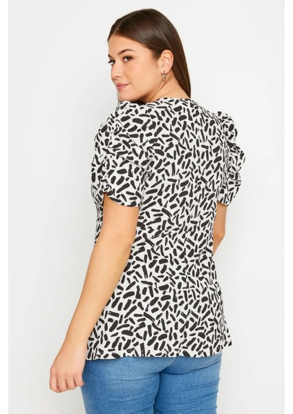 Büyük Beden V Yaka Kolları Drapeli Kısa Kollu Desenli Bluz 321725 indirimleri