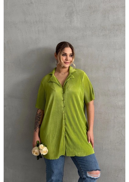 Büyük Beden Kısa Kollu Önü Düğmeli Fitilli Ince Gömlek 300738