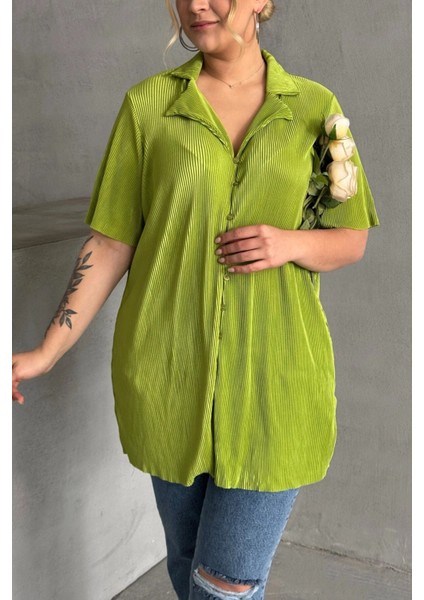 Büyük Beden Kısa Kollu Önü Düğmeli Fitilli Ince Gömlek 300738