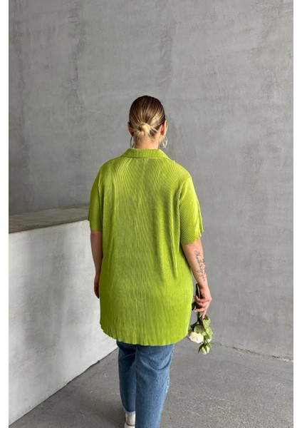 Büyük Beden Kısa Kollu Önü Düğmeli Fitilli Ince Gömlek 300738