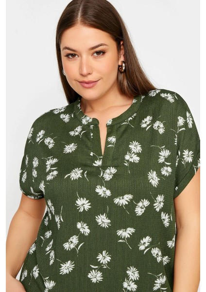 Büyük Beden V Yaka Kısa Kollu Çiçek Desenli Bluz 321705 fırsatları
