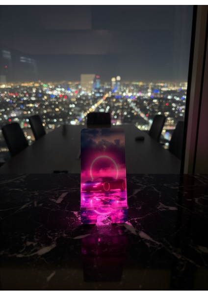 Pleksi Telefon Standı ve Telefon Tutucu Premium Neon Araba Epoksi Baskı Tasarım