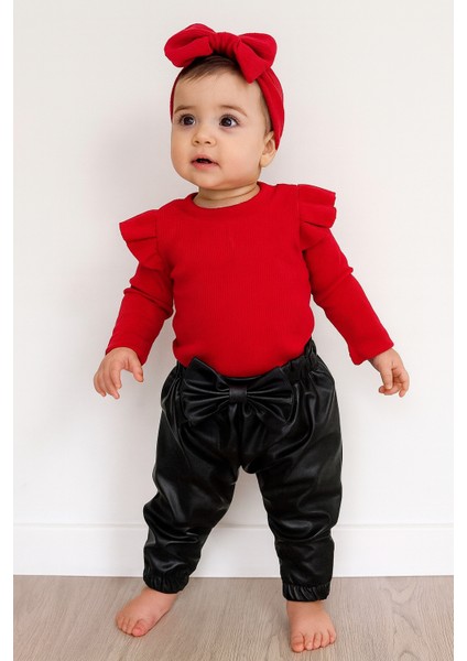 Kız Çocuk, Siyah Likralı Deri Fiyonk Detaylı Pantolon, Kırmızı Omuzu Fırfırlı Badi ve Kırmızı Saç Bandı Takımı. 3 Parça Set