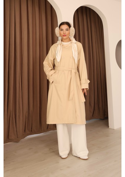 Kadın Taş Fular Detaylı Kuşaklı Uzun Trençkot fiyatları