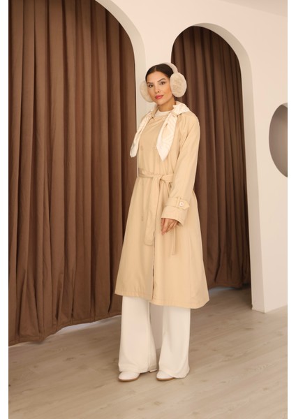 Kadın Taş Fular Detaylı Kuşaklı Uzun Trençkot modelleri