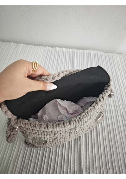 Puffy Elegance El Yapımı Örgü Gri Peluş Çanta modelleri