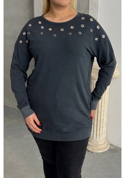 Büyük Beden Uzun Kollu Kuşgözü ve Sırt Dekolte Detaylı Sweatshirt 303870