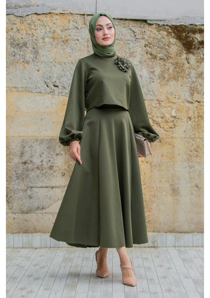 Yaka Çiçekli Puf Dalgıç Etekli Takım-Haki fırsatları