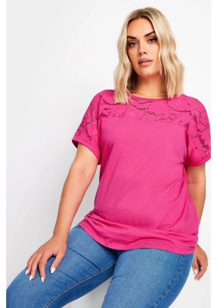 Büyük Beden Bisiklet Yaka Tül Detaylı Kısa Kollu T-Shirt 321835