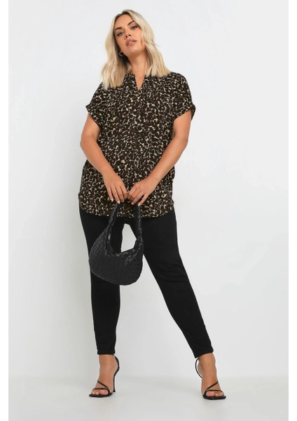 Büyük Beden Çentik Yaka Kısa Kollu Leopar Desenli Bluz 322198 fiyatları