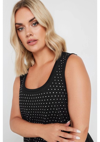 Büyük Beden Yuvarlak Yaka Kolsuz Zımba Detaylı Bluz 321831 fiyatları