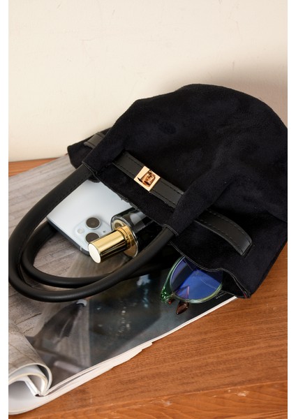 Kadın Kilit Detaylı Süet Mini Çanta fırsatları