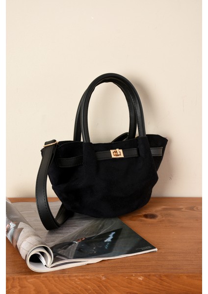 Kadın Kilit Detaylı Süet Mini Çanta