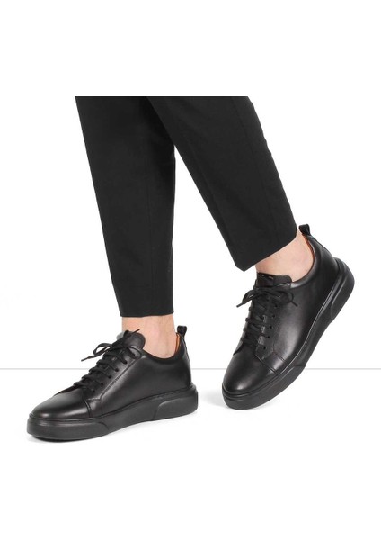 Erkek Siyah Bağcıklı Kalın Tabanlı Deri Sneaker fiyatları