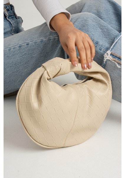 Kadın Mini Baget Dügüm Detaylı Fermuarlı El Çanta Örgü Desenli fiyatları