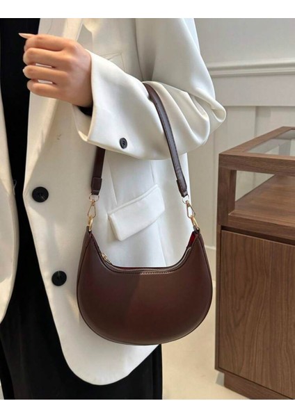 Ay Dizaynlı Günlük Şık Tasarımlı Kadın Koltuk Altı Baget Çanta