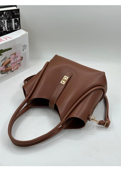 Demir Toka Kemerli Çift Askılı Makyaj Çantalı Zarif Suni Deri Kadın El ve Omuz Çantası modelleri