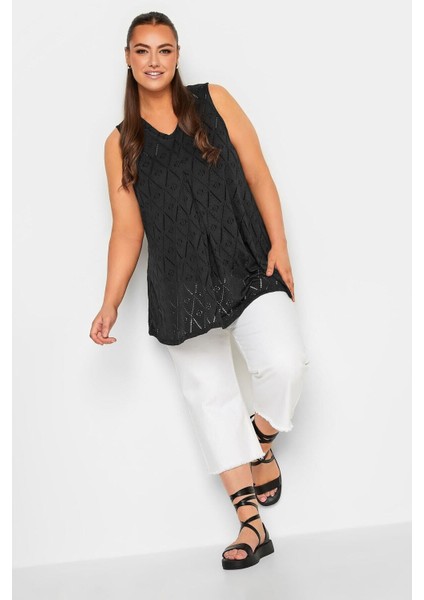 Büyük Beden V Yaka Dantel Detaylı Astarsız Sıfır Kollu Bluz 302402 fiyatları