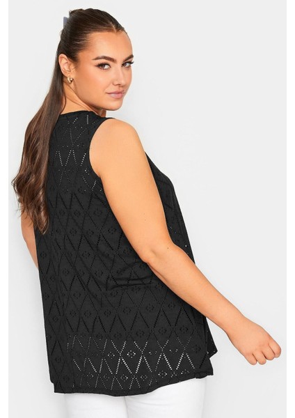 Büyük Beden V Yaka Dantel Detaylı Astarsız Sıfır Kollu Bluz 302402 fırsatları