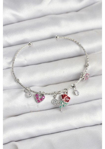 Gül Charmlı Gümüş Renk Pirinç Kadın Bileklik