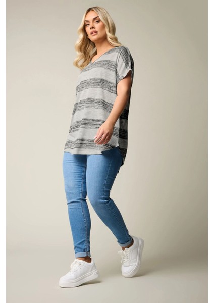 Büyük Beden Kısa Kol V Yaka Eteği Oval Kesim Çizgili Bluz 303993 indirimleri