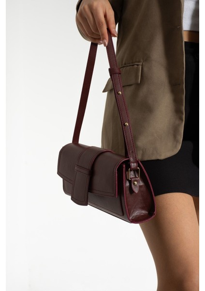 Şık Tasarımlı Klasik Stil Baget Çapraz Çanta modelleri