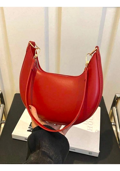 Ay Dizaynlı Günlük Şık Tasarımlı Kadın Koltuk Altı Baget Çanta