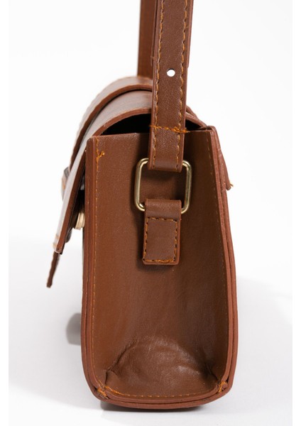 Şık Tasarımlı Klasik Stil Baget Çapraz Çanta