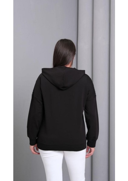 Kadın Büyük Beden Taş Detaylı V Yaka Kapüşonlu Omuz Kafes File Detaylı Viskon Sweatshirt Siyah indirimleri