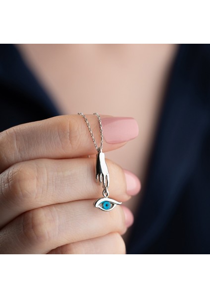 925 Ayar Gümüş El Figürü ve Sallantılı Göz Kolye