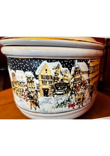 Italyan Sec Noel Temalı Kapaklı Porselen Kase 17 cm Çapında 14 cm Boyunda fırsatları