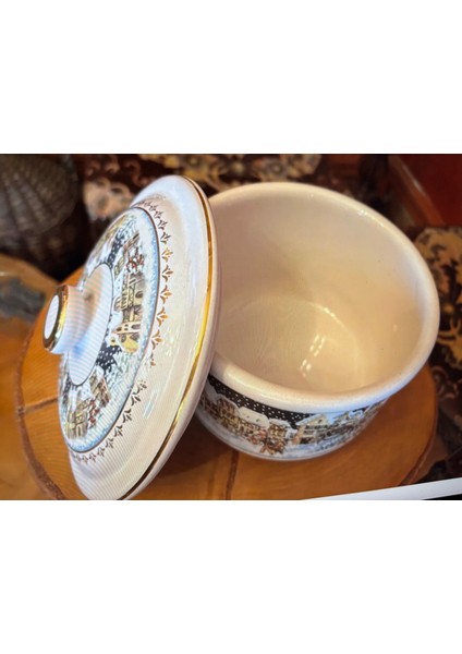 Italyan Sec Noel Temalı Kapaklı Porselen Kase 17 cm Çapında 14 cm Boyunda