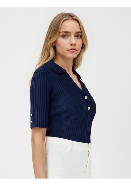 Lacivert Dar Kesim Kısa Kollu Gömlek Yaka Triko Kazak fırsatları