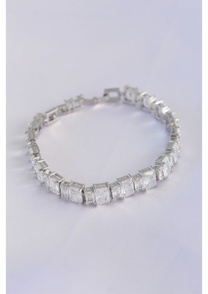 Vip Seri Pirinç Zirkon Taşlı Gümüş Renk Baget Su Yolu Model Bileklik - Lisinya