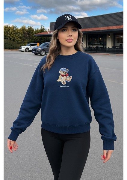 Oversize Bisiklet Yaka Nakışlı Sweatshirt Lacivert fiyatları