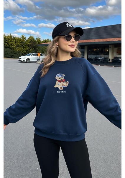 Oversize Bisiklet Yaka Nakışlı Sweatshirt Lacivert fırsatları