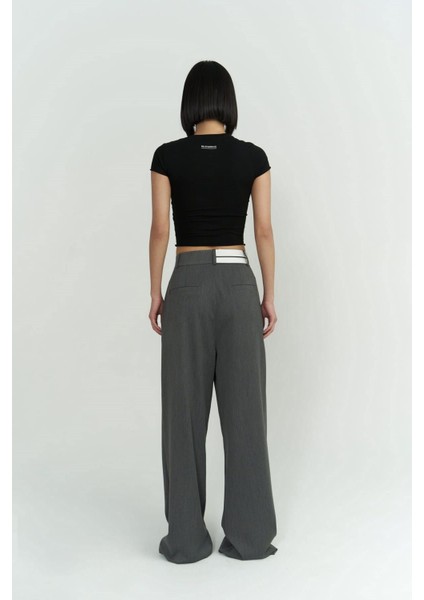 Toppin Siyah Penye Crop fırsatları