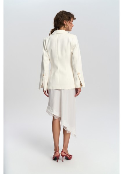 Anisah Belden Oturmalı Ekru Blazer fırsatları