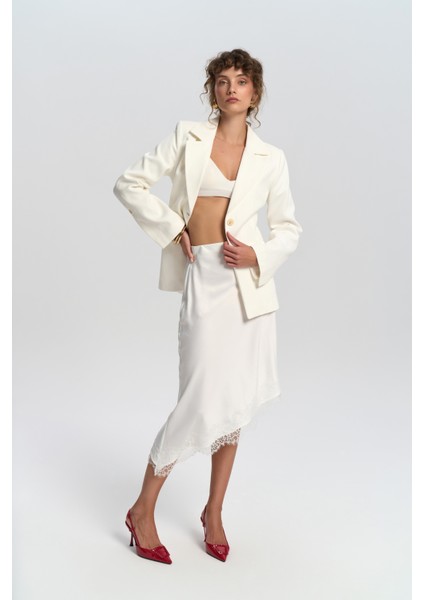 Anisah Belden Oturmalı Ekru Blazer indirimleri