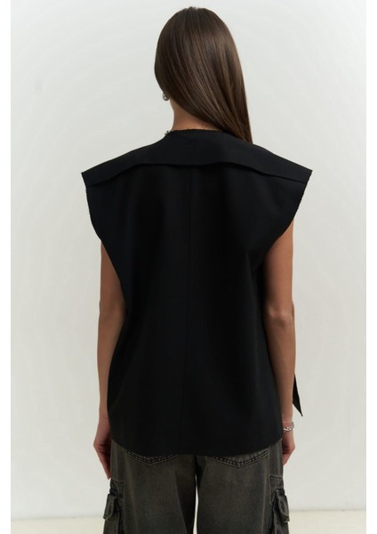 Sissela Yan Yırtmaç Detay Siyah Yelek fırsatları