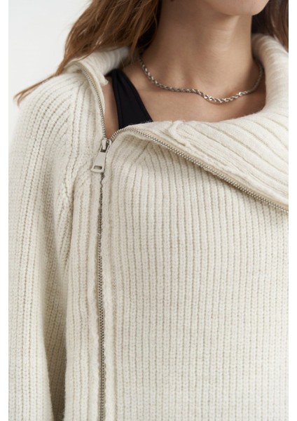 Saphira Fermuar Detay Ekru Triko Kazak indirimleri