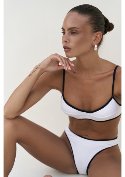 Laili Kontrast Şerit Detaylı Beyaz Bikini Altı