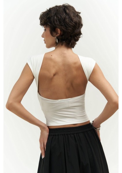 Nives Sırt Dekolteli Beyaz Crop
