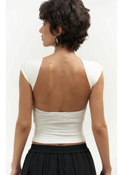 Nives Sırt Dekolteli Beyaz Crop fırsatları