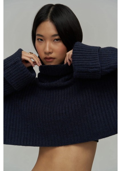 Revue Boğazlı Lacivert Crop Kazak fırsatları