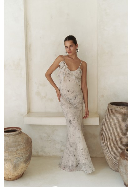 Purtyas Fırfır Detaylı Bej Uzun Elbise