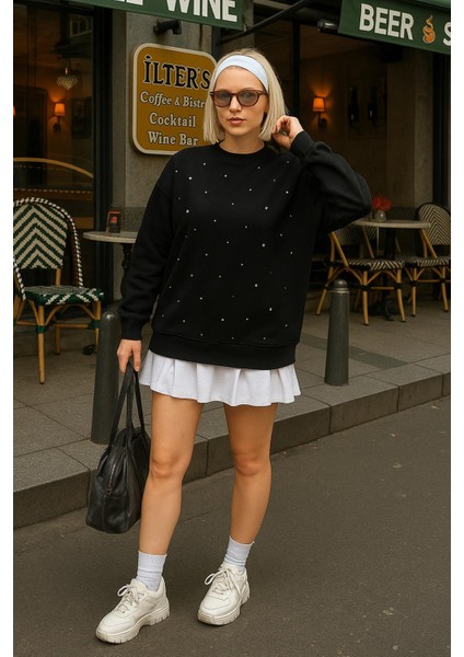 Bisiklet Yaka Taşlı Sweatshirt Siyah fırsatları