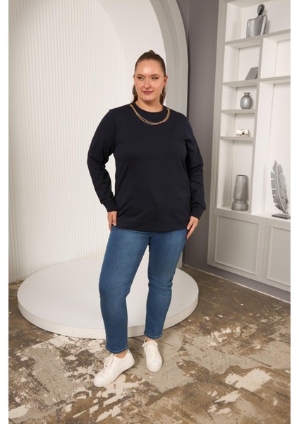 Yaka Zincir Detaylı Büyük Beden Sweatshirt Lacivert fırsatları
