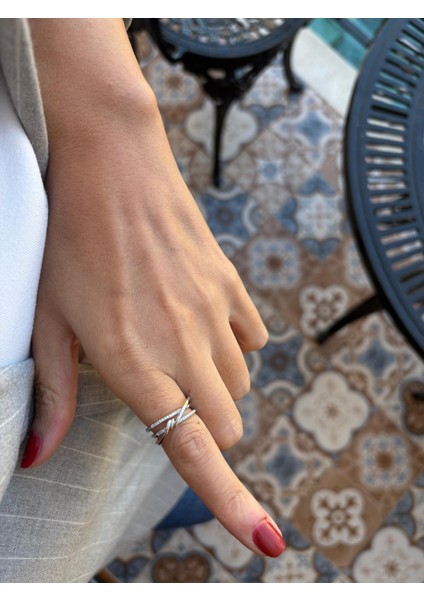 Çift Sarmal Mini Zirkon Taş Detaylı Ayarlanabilir Gümüş Kaplama Yüzük fiyatları